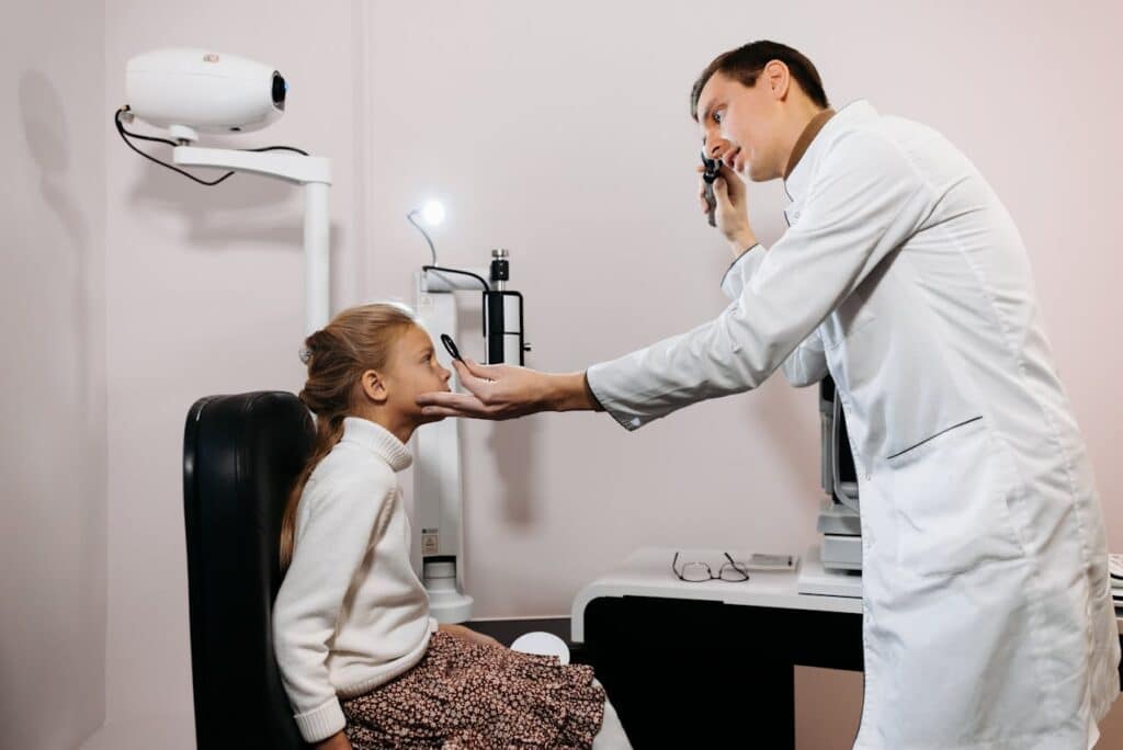 Examen ophtalmologique dans le cadre